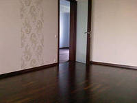 обои простые с элементами фрезок, ламинат под кожу,дверь обои простые с элементами фрезок, ламинат под кожу,дверь